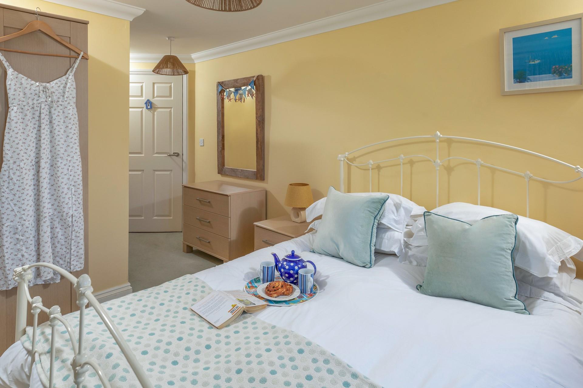 Snooze peacefully in the comfy king size bed.