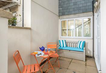 Pour yourself a tea and enjoy breakfast al fresco.