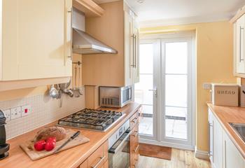 The well-equipped kitchen has everything you need to put together some tasty meals during your stay. 