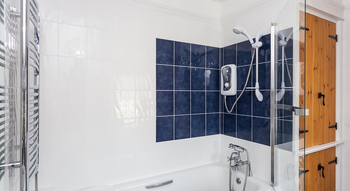 Unwind after a busy day of exploring the countryside and coast in a lovely bubble bath. 