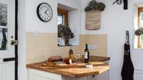 Throw open the stable door and watch the comings and goings of village life as you prepare a delicious meal. 