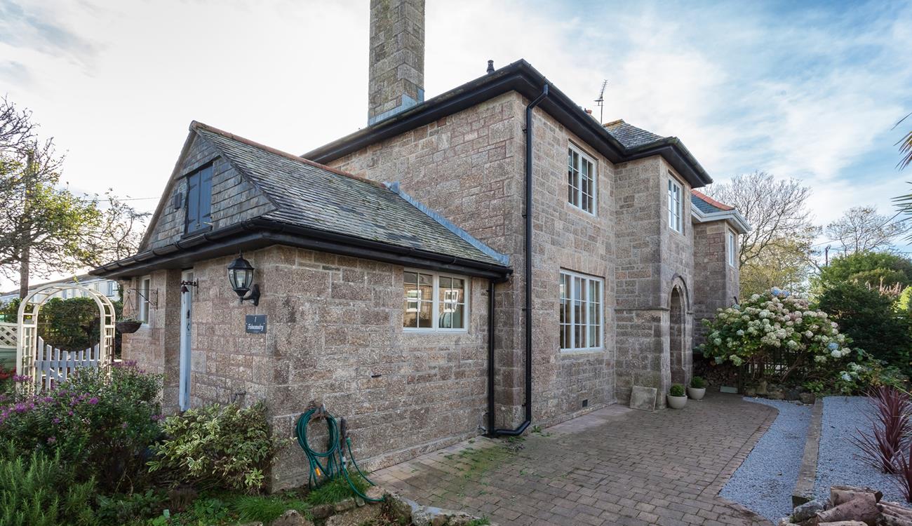 Folnamodry, a stunning granite property dating back to 1924.