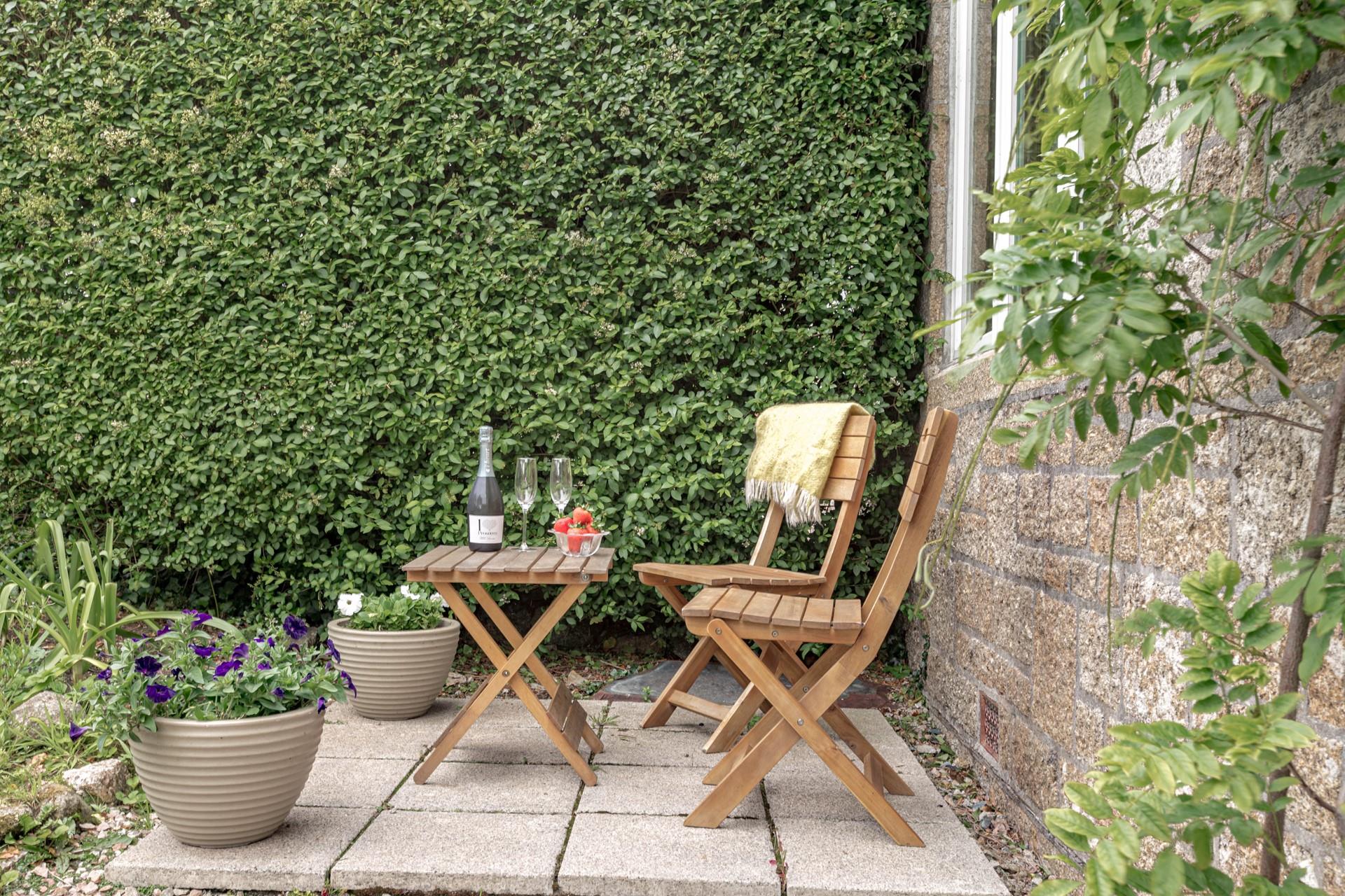 Watch the sun come down in the evening while sipping a chilled glass of bubbly.