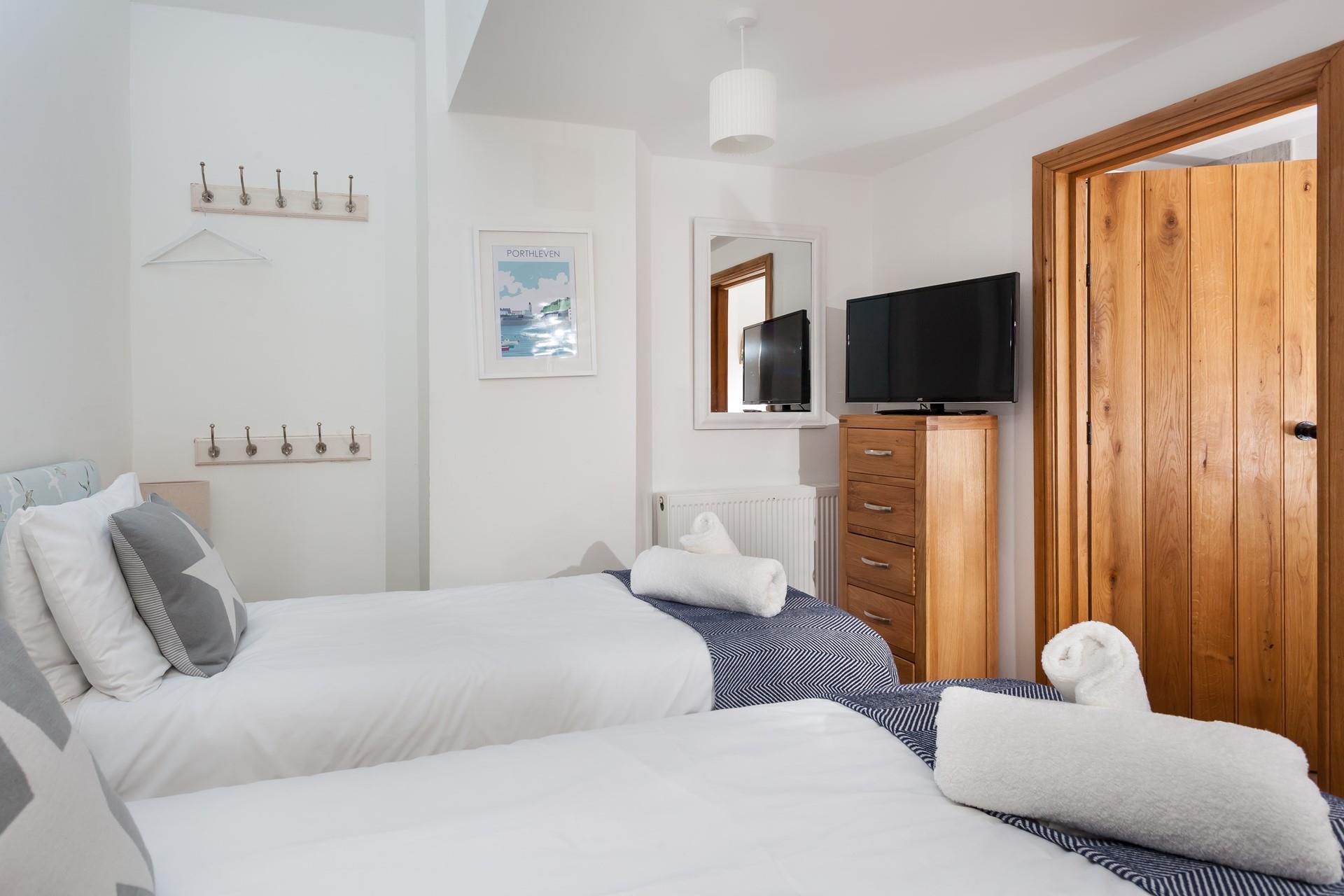 Rock House, Porthleven Aspects Holidays