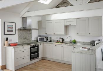 Rustle up a delicious dinner with fresh local produce in the beautiful well-equipped kitchen. 