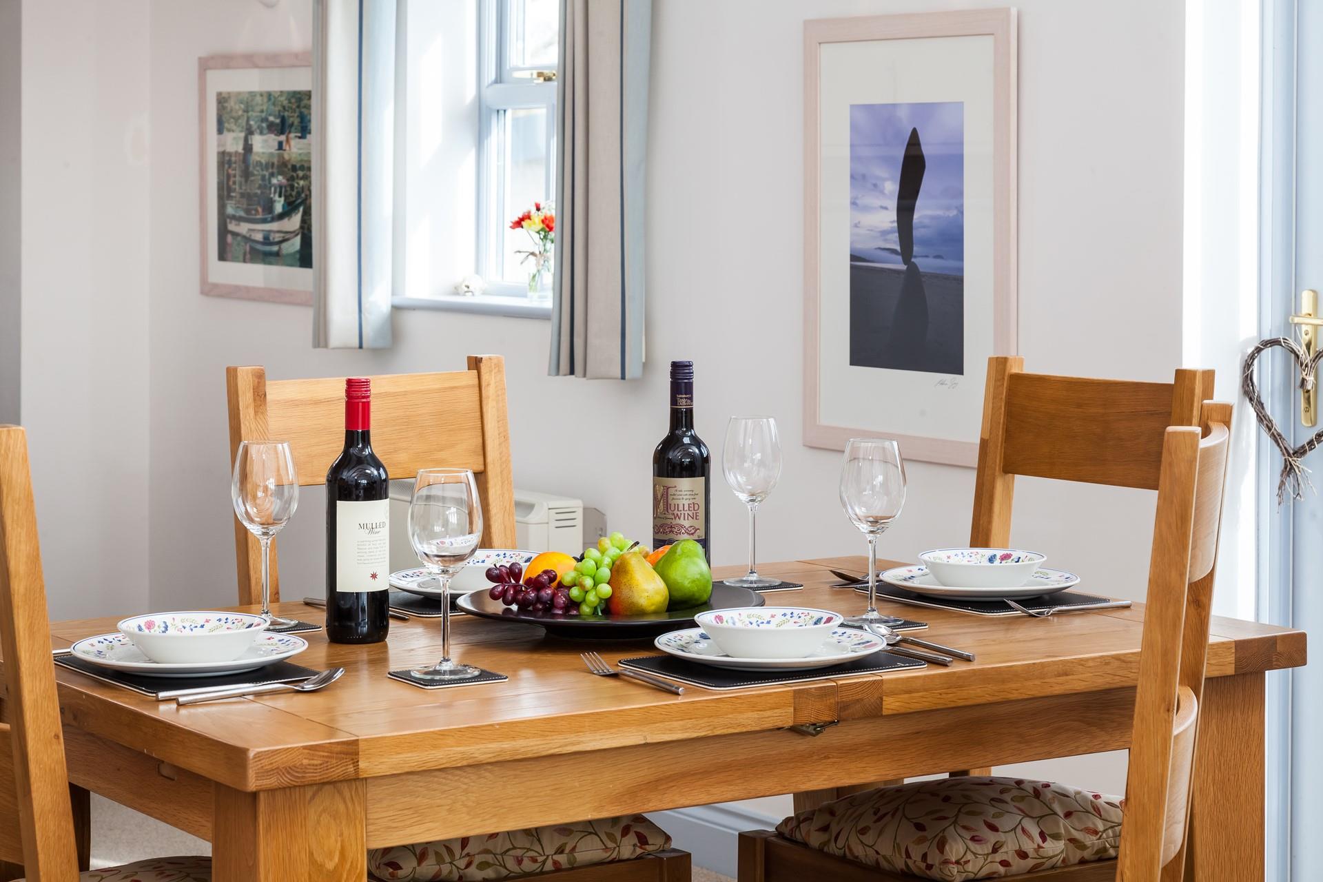 Open a bottle of wine and enjoy a leisurely supper in tranquil surroundings. 