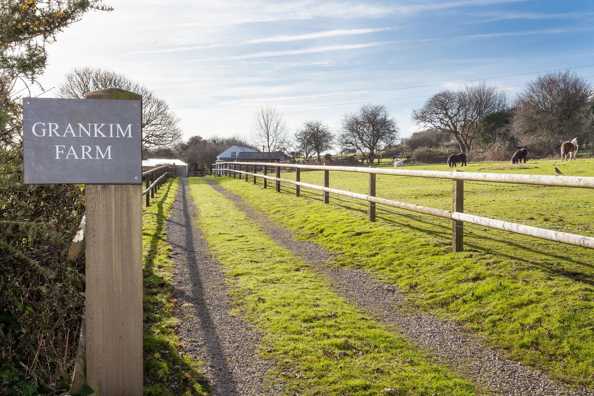 The Cowshed is within easy access of popular beauty spots such as Kynance cove and Godrevy point.