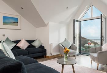 Admire the breathtaking views of Mawgan Porth beach and the Atlantic ocean. 