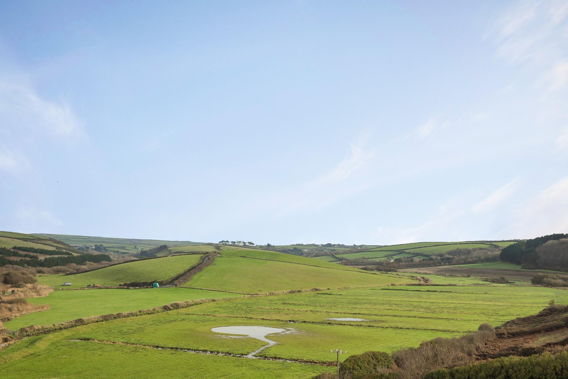 You'll be surrounded by beautiful countryside and coastal views in this tranquil spot in North Cornwall. 