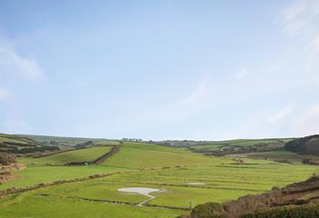 You'll be surrounded by beautiful countryside and coastal views in this tranquil spot in North Cornwall. 