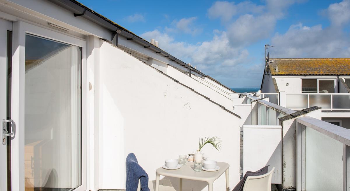 Wake up and check the day's weather from the balcony.