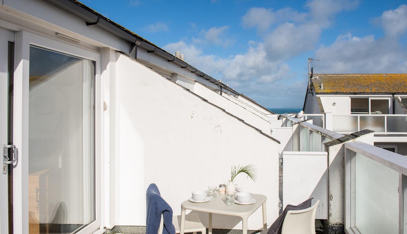 Wake up and check the day's weather from the balcony.