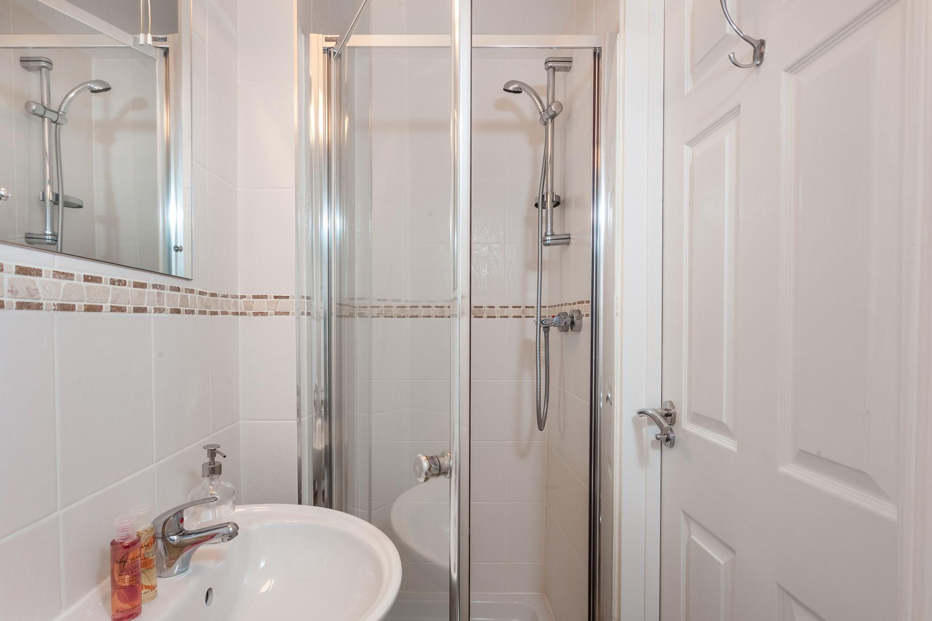 There's an additional shower room if the en suite is in use.