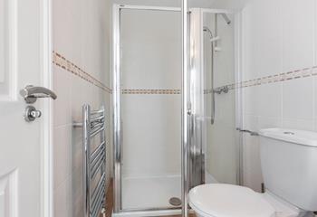 Rinse off the sea salt from your surfing lesson, boat trip or coastal walk in the lovely en suite shower room. 