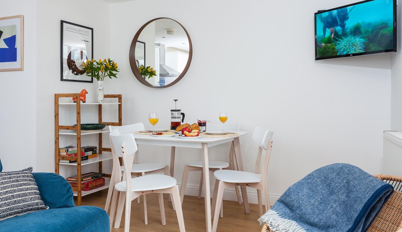 A lovely spot to enjoy breakfast for two. 