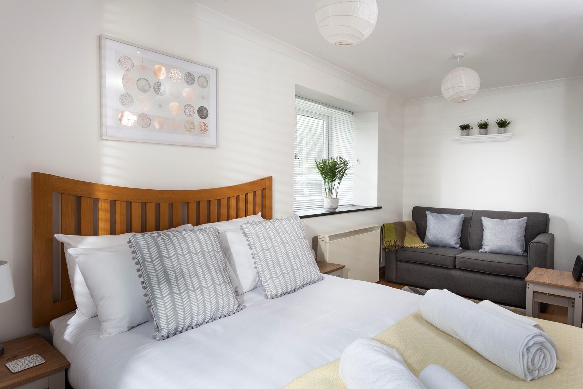 Beautifully finished with stylish furniture, soft furnishings and plants, guests can be sure to have a relaxing stay here. 