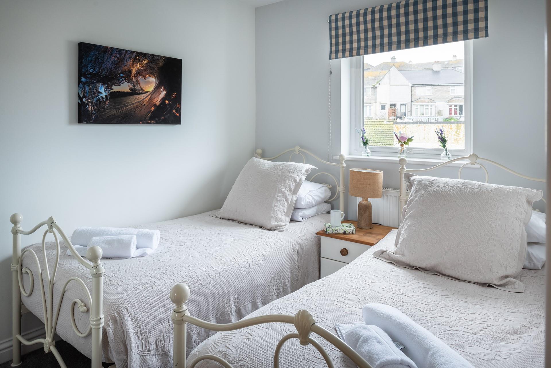 The Puffin is perfect for a family-friendly break, the kids can snuggle up in the twin room and have a peaceful nights sleep. 