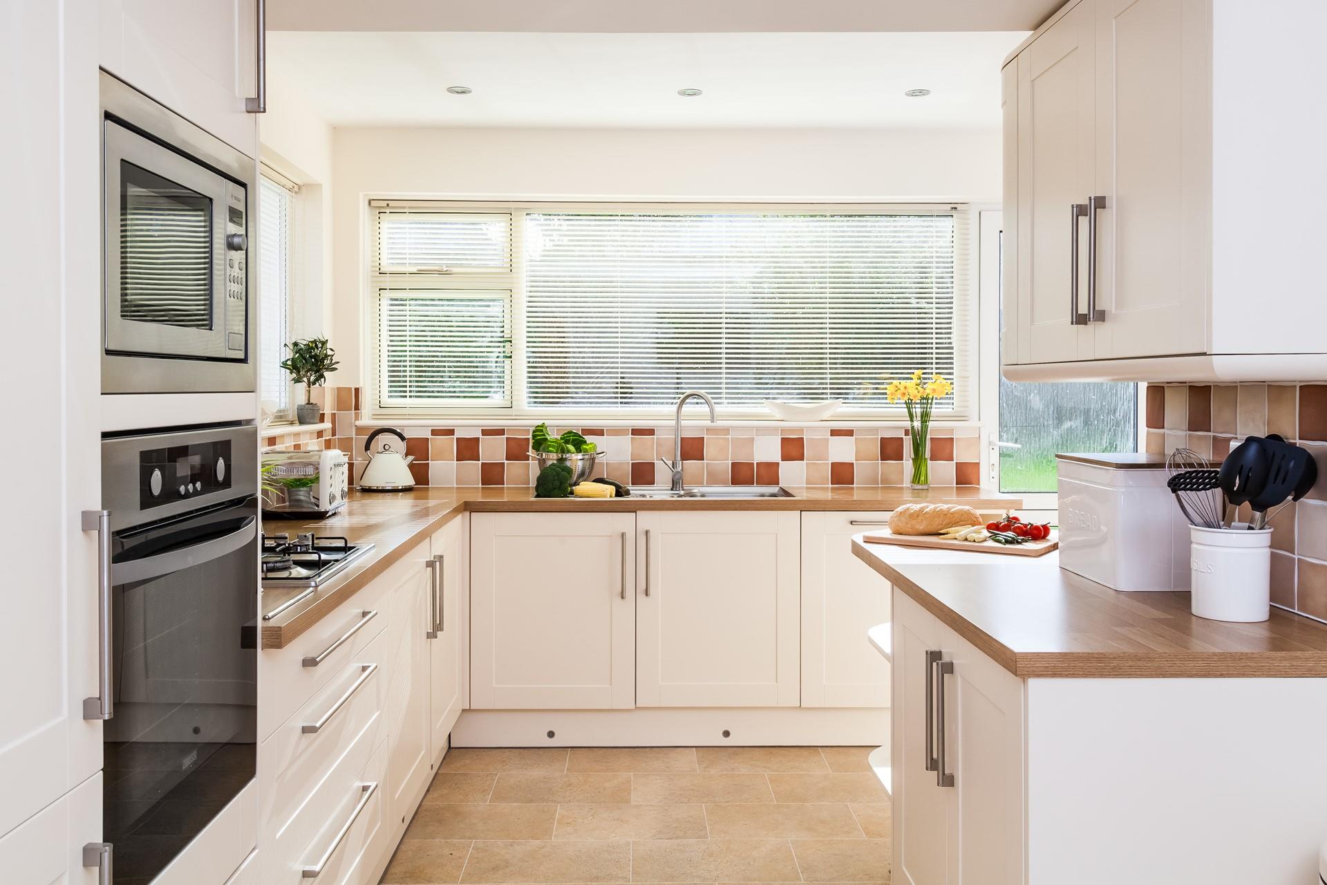 Bright and spacious, the modern kitchen is equipped with all you need during your stay at Seascape. 