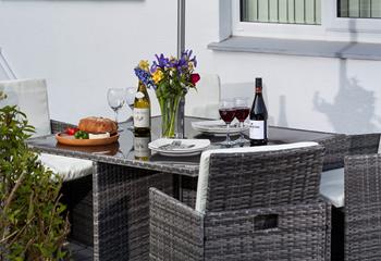 Pop open a bottle of wine and enjoy a delicious dinner in the garden.