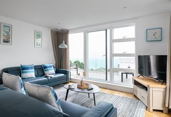 Make the most of open-plan living by the sea.