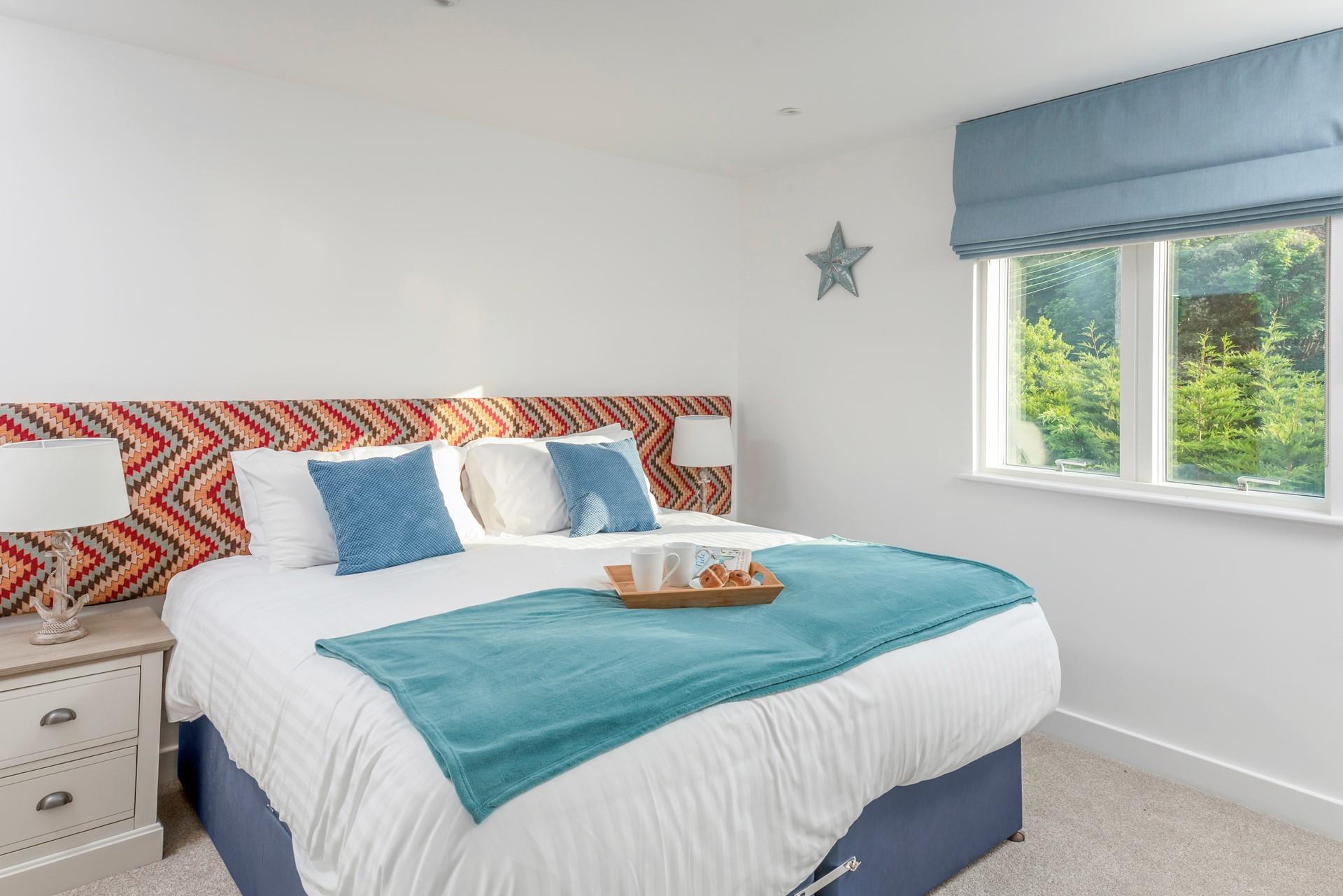 Wake up in the soft sheets of the sumptuous king size bed and start the day with a fresh coffee.