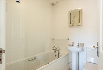 The en-suite from the master bedroom, be sure to enjoy a bath!