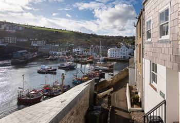 Harbour Rest is right on the coastal path, and only a 30-second walk to the shops. 