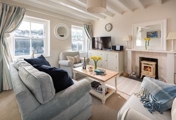 Make memories in the cosy, cottage-style, living area; light the woodburner and share stories of your holiday adventures. 