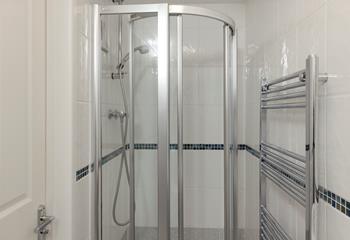 Wash the day away in the en suite.