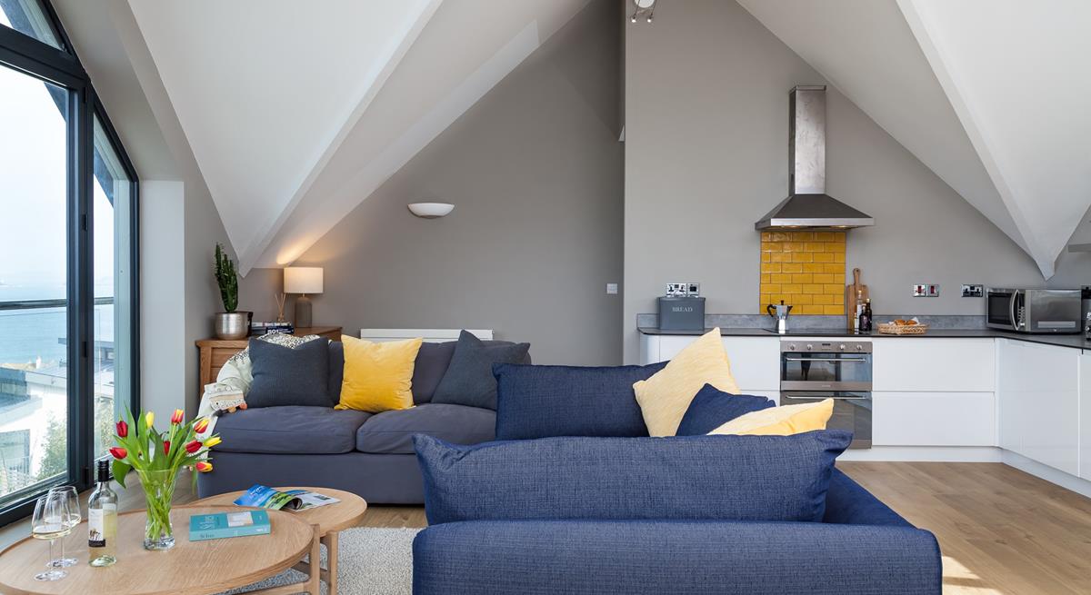 The open plan aspect and large windows fill the room with plenty of light, at any time of year. 