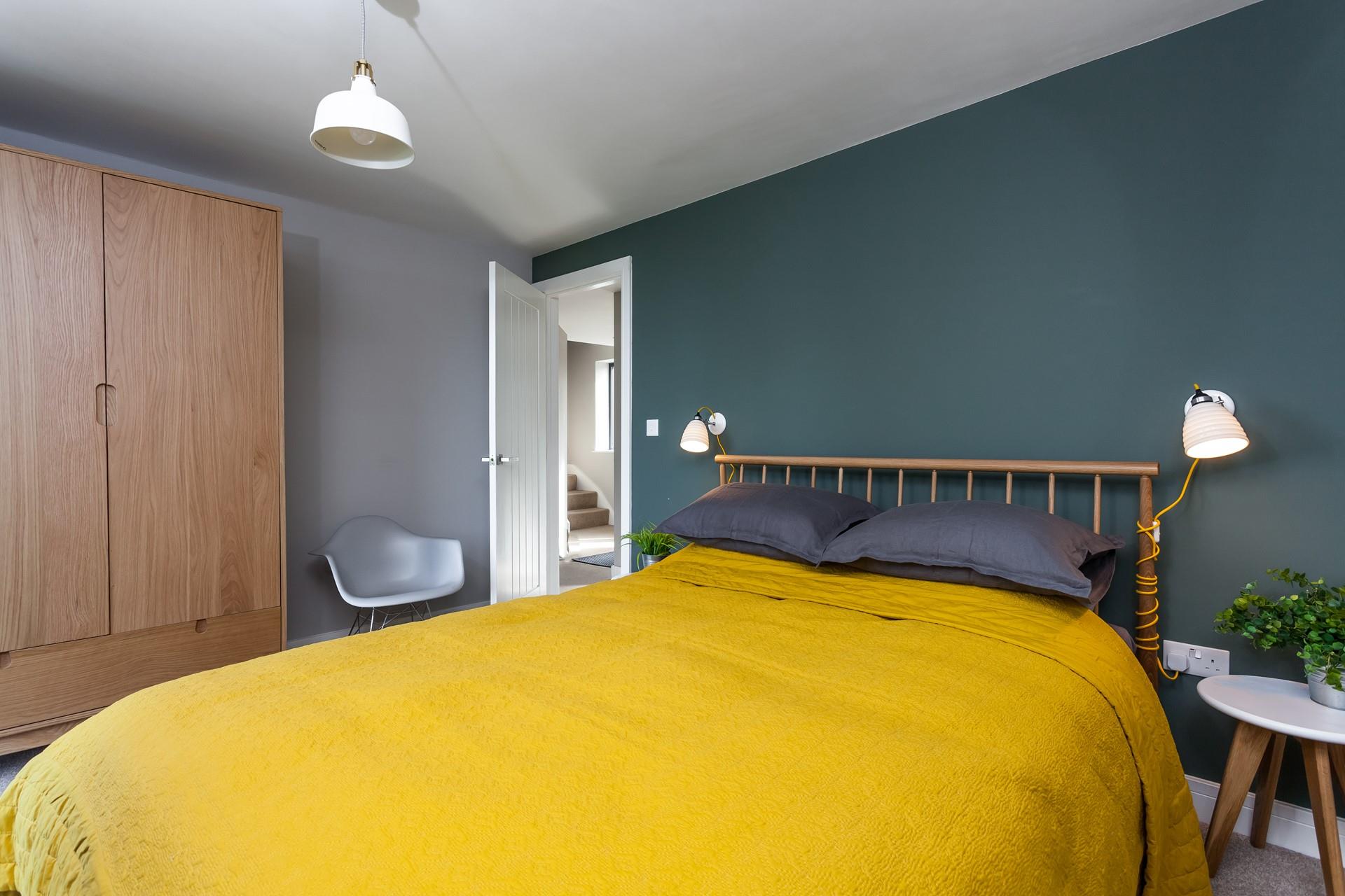 Nearby in town, you will find a variety of shops, cafes and restaurants, which open late in the summer months.