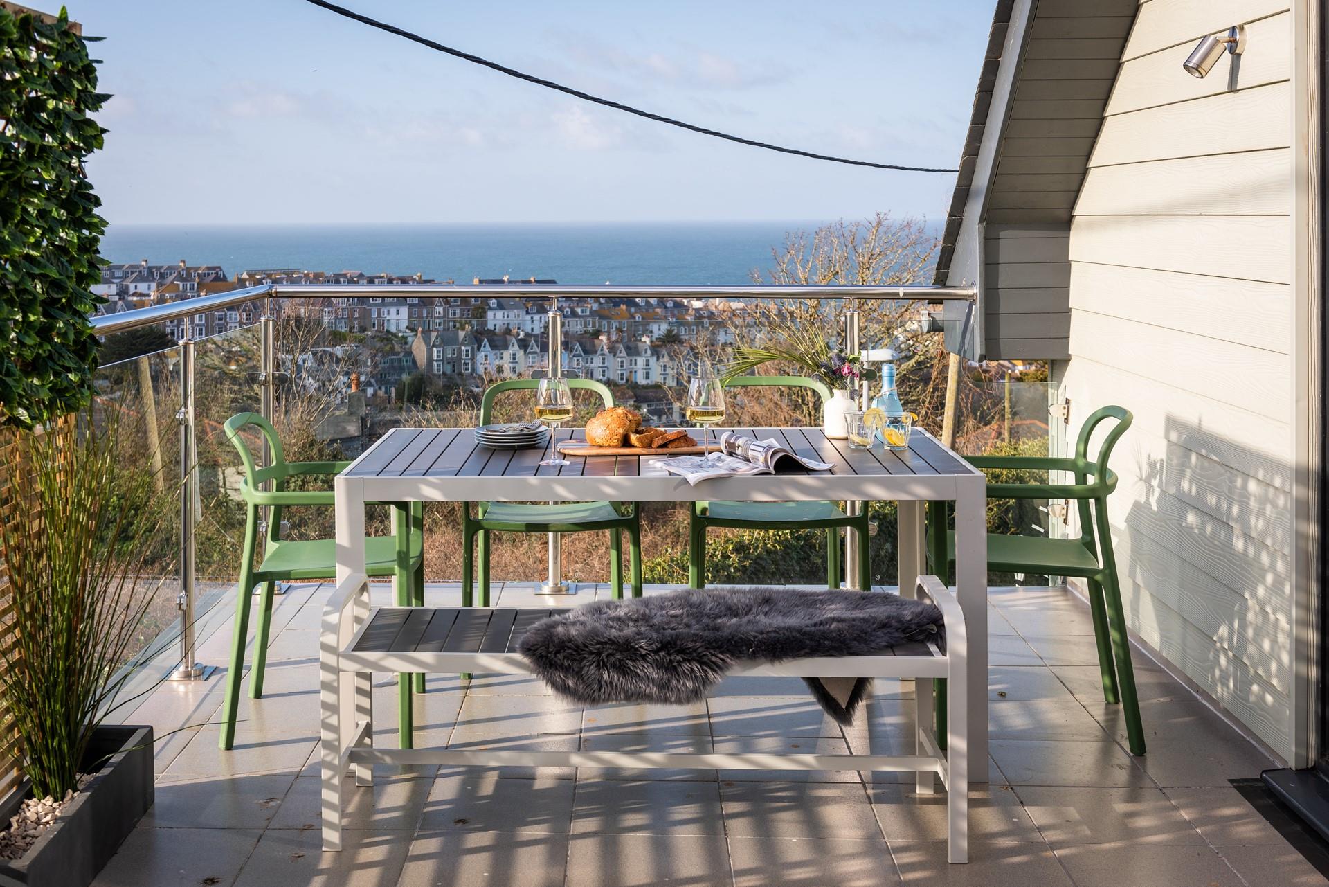 Parking for 3 cars makes exploring other parts of Cornwall easy.