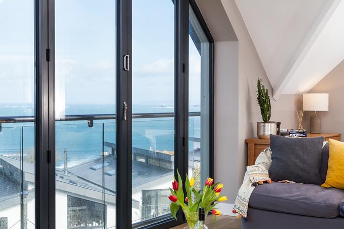 Cloud Ten, Sleeps 6 in St Ives Town