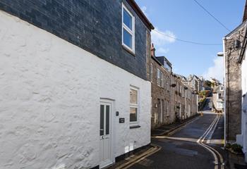 Close to everything St Ives has to offer, you can while away the hours exploring its historic streets. 