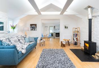 This first floor property has a bright and stunning interior, the perfect property for a romantic Cornish holiday.