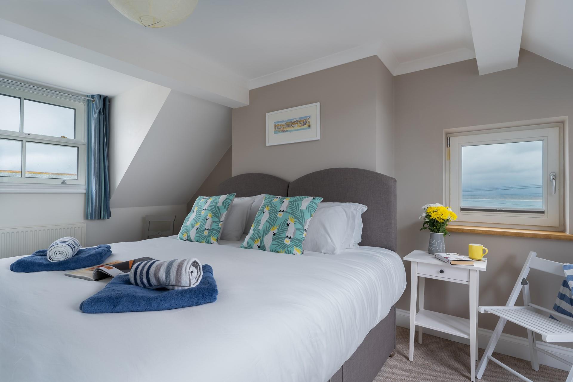 Zip and link beds allow for flexible sleeping arrangements.