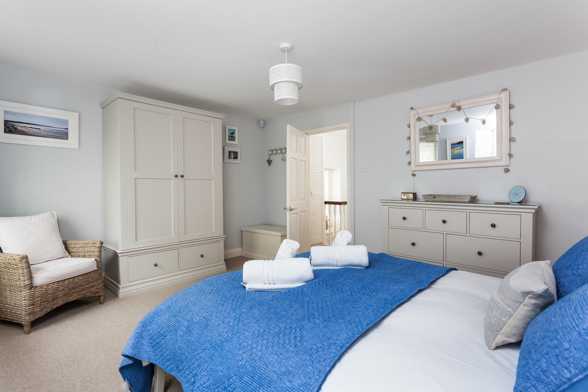 There is plenty of space for all your holiday outfits.