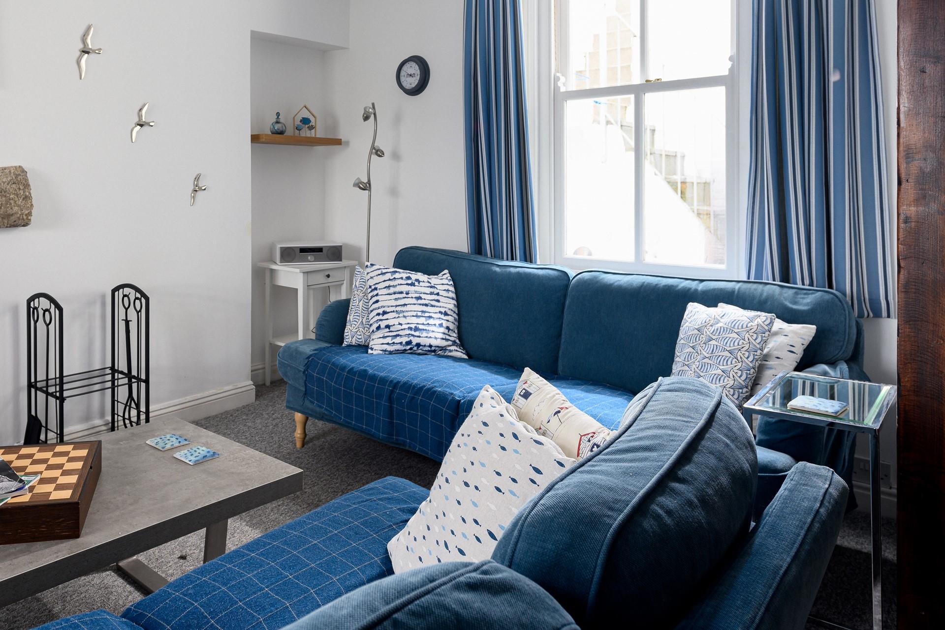 Sink into the sofa and enjoy a game night with the family around you.