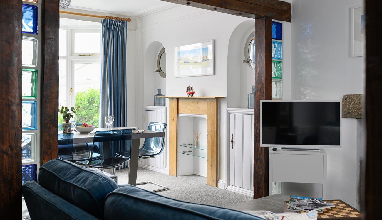 This stylish dining table and chairs provide the perfect place to have a family feast.