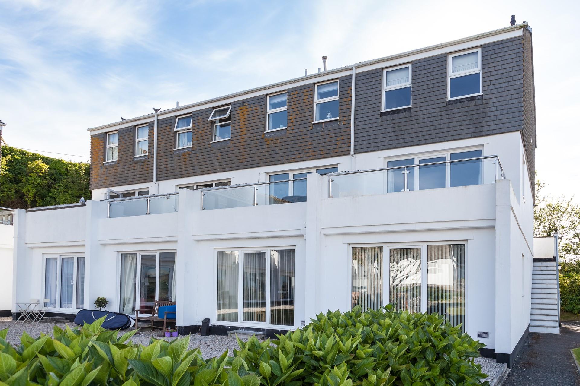 Teylu benefits from an incredible location, making it easy to explore St Ives.