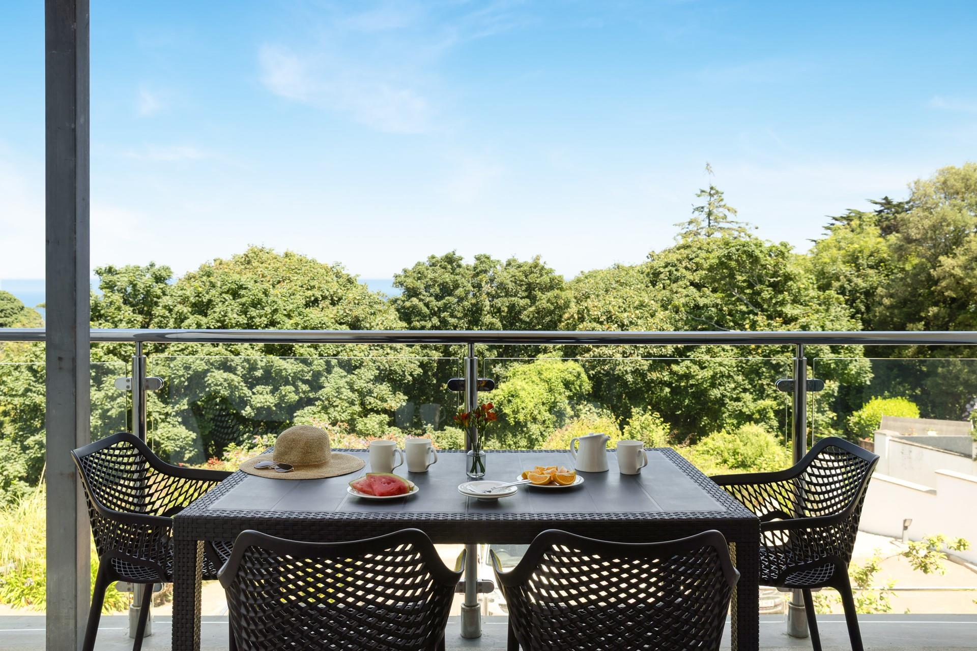 Enjoy leisurely breakfasts on the balcony in the warm summer months.