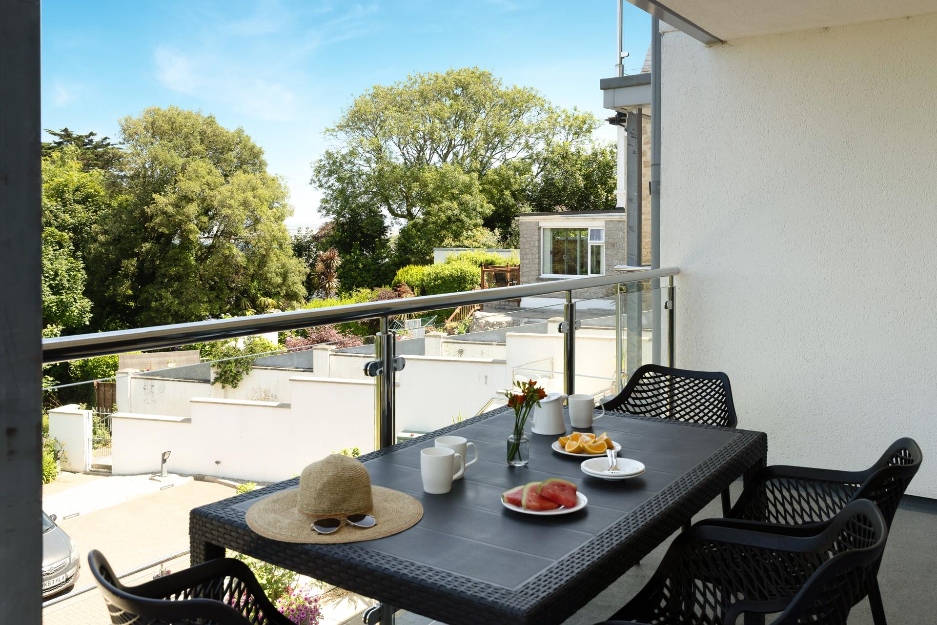 Pop the kettle on and enjoy a morning cuppa on the balcony. 
