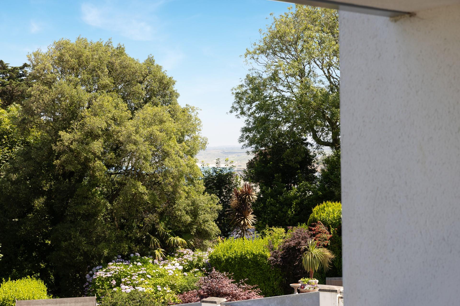 Set in glorious grounds, you'll feel a world away from the hustle and bustle of daily life. 