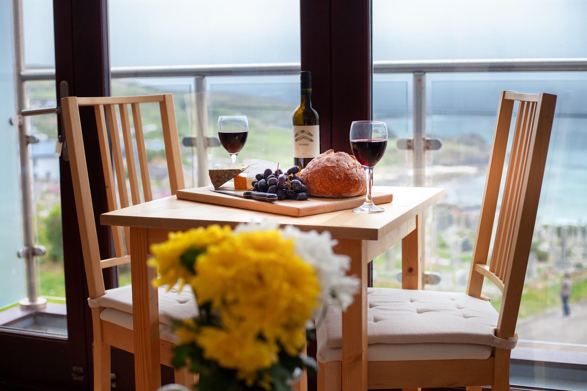 Every meal becomes a magical occasion with views like these to enjoy!