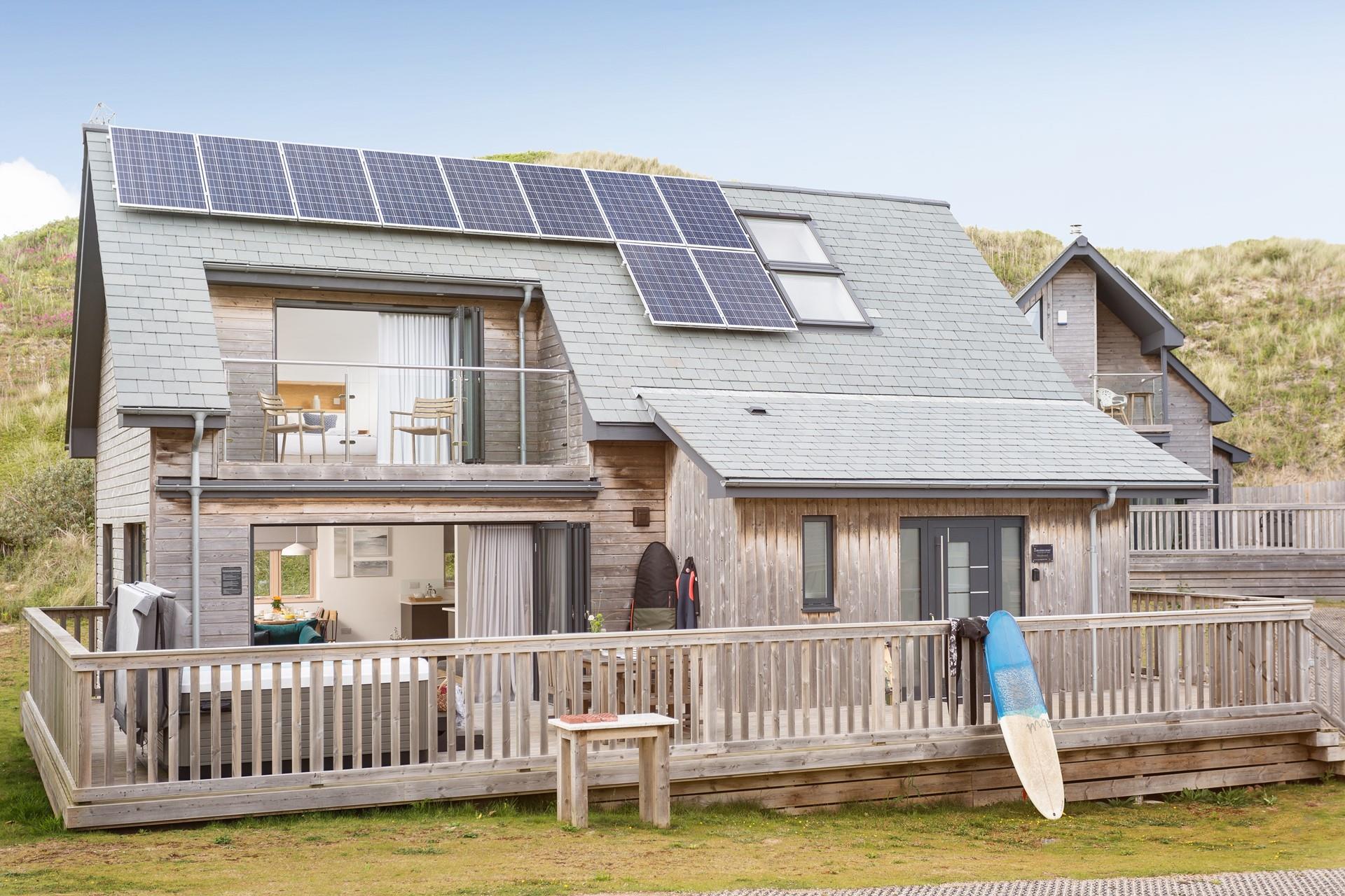 High Tide is the perfect surfer's retreat, being only a short walk from Hayle's three miles of golden sands.