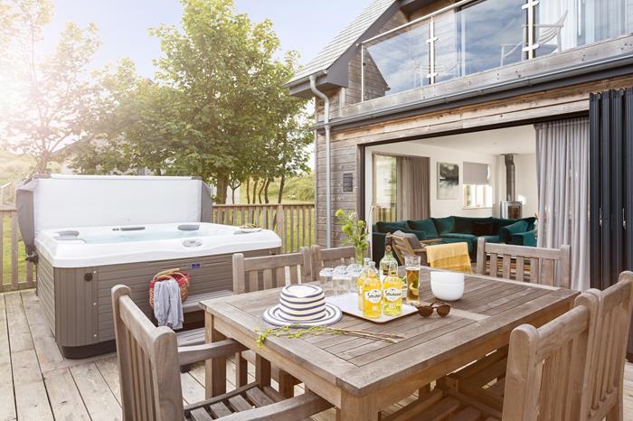 High Tide - Towan Lodges, Sleeps 6 in Gwithian