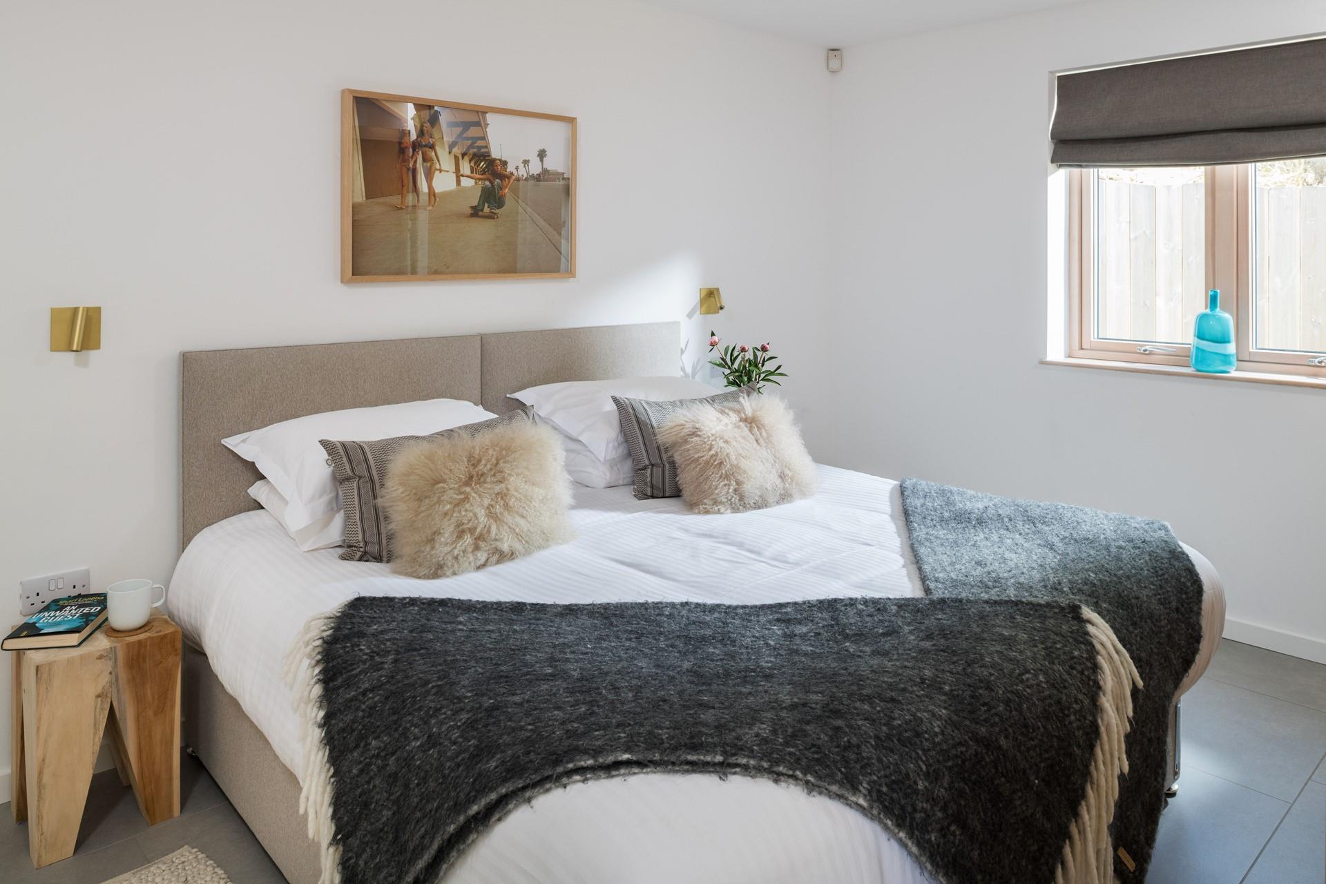 Bedroom 1 is a beautiful zip and link bedroom, giving you the choice of a king size bed or two singles.