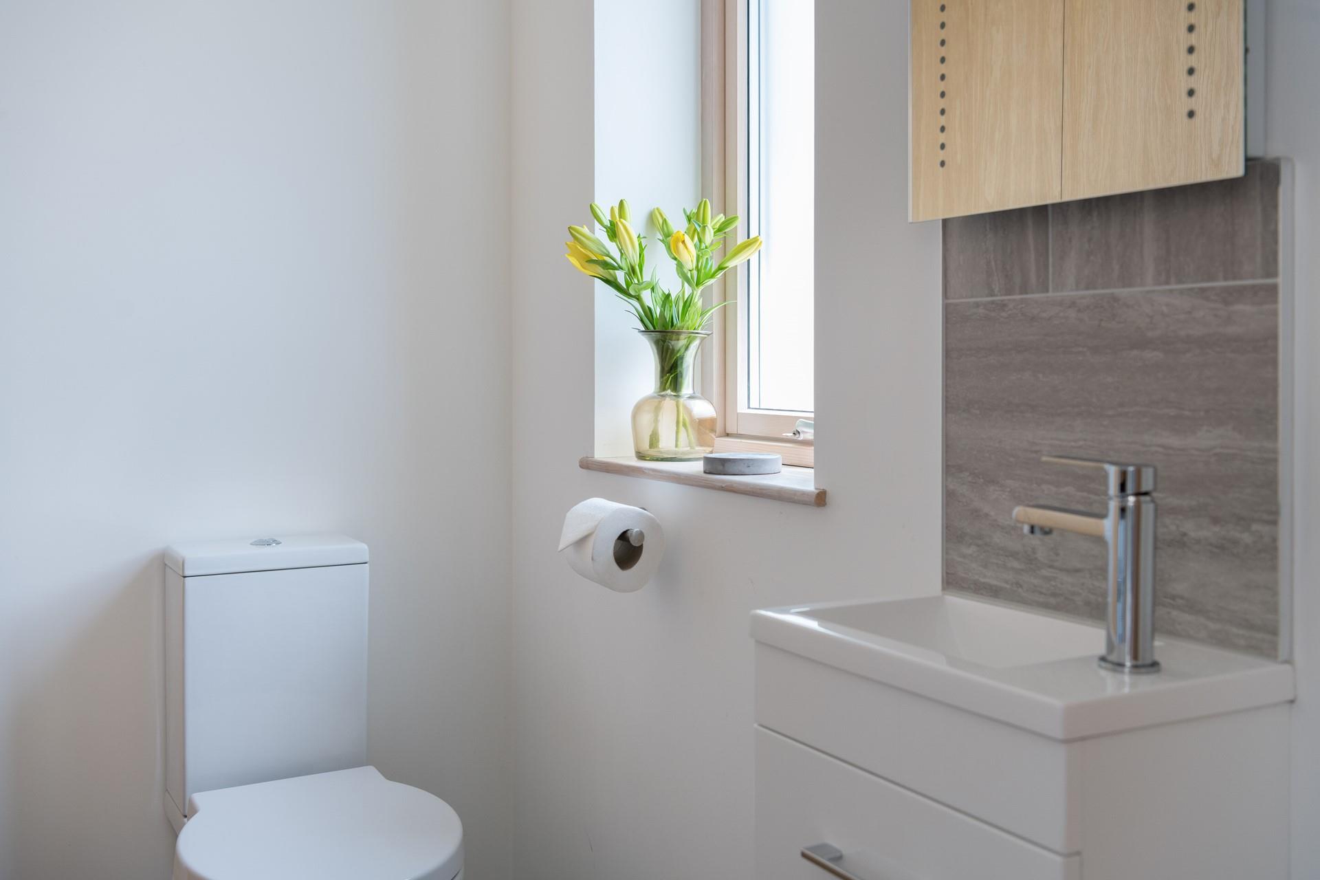 Dulse has a cloakroom with an additional basin and WC and also a washer/dryer - perfect after a day at the beach. 