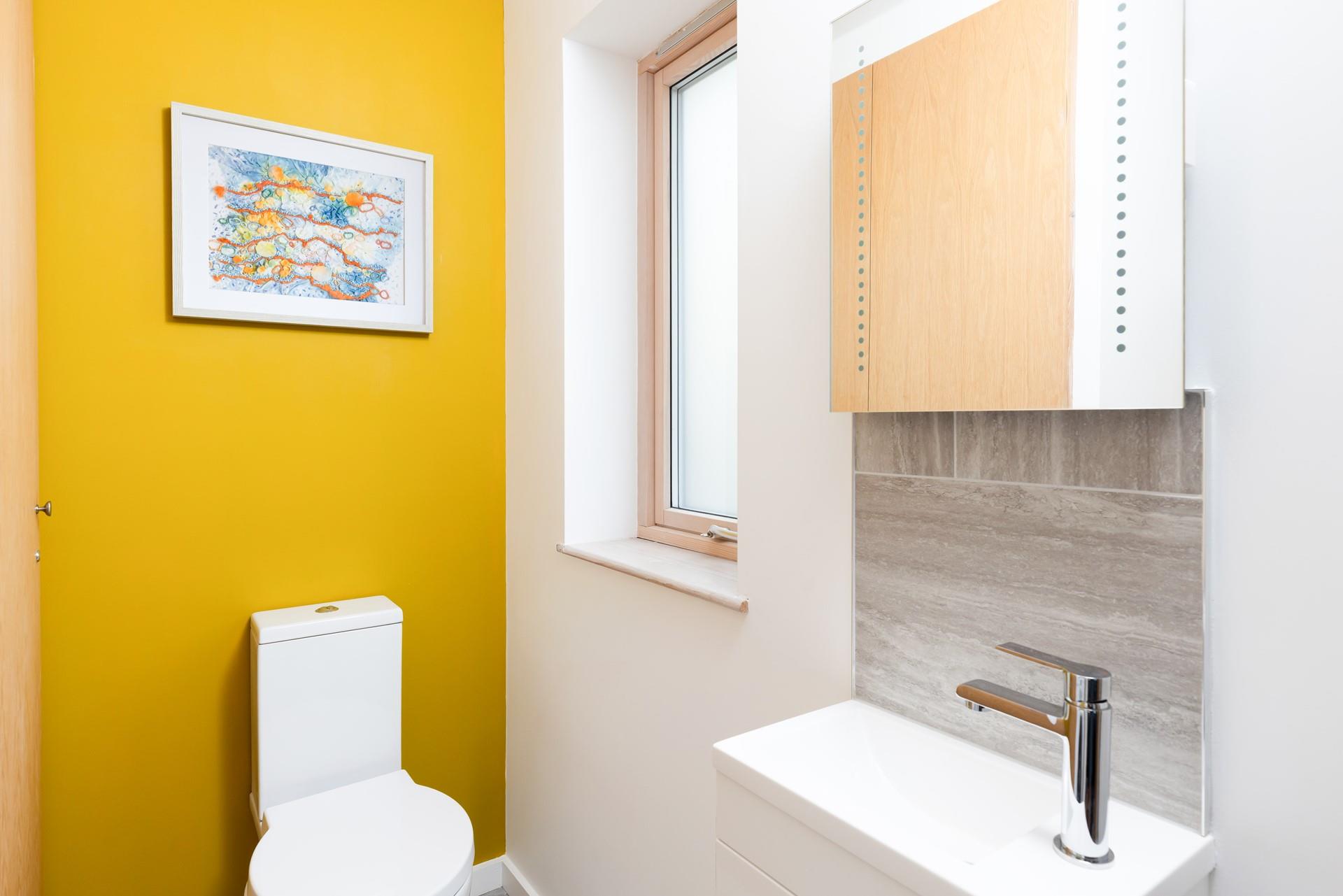 Dulse has a cloakroom with an additional basin and WC and also a washer/dryer - perfect after a day at the beach. 