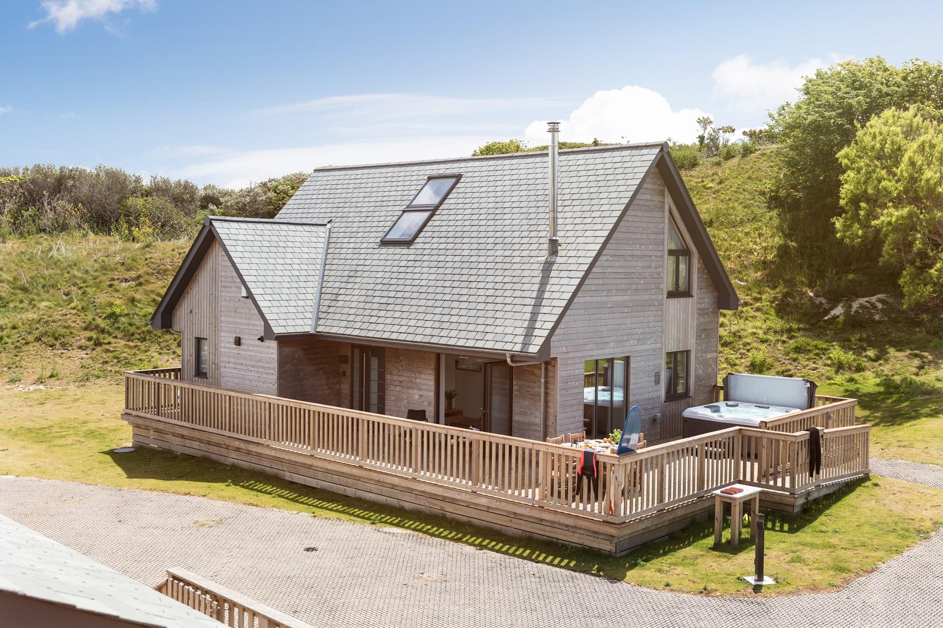 Schooner is perfectly placed for surfers to enjoy the three miles of golden sand and Cornish waves.